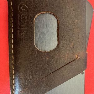 Grip 6 wallet in near new condition!